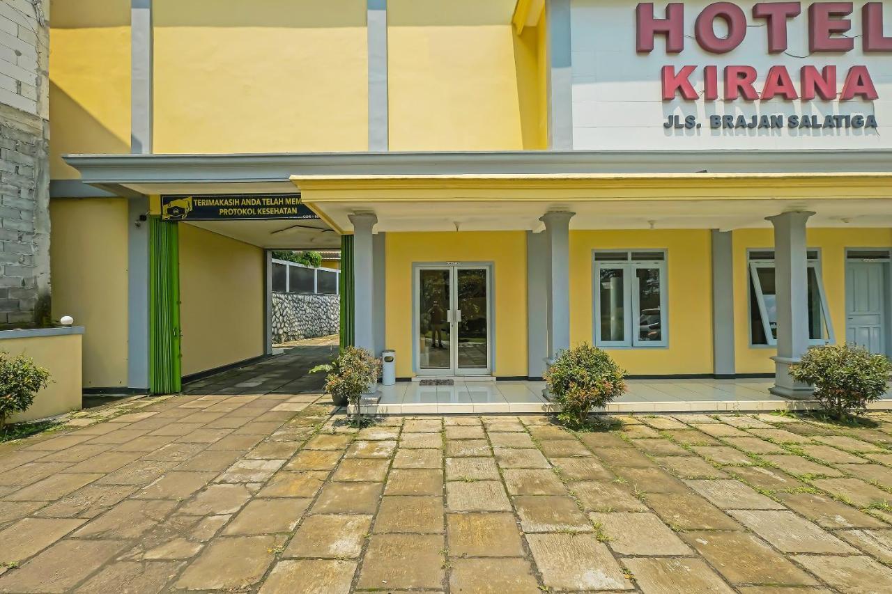 Oyo 92483 Hotel Kirana Салатига Экстерьер фото
